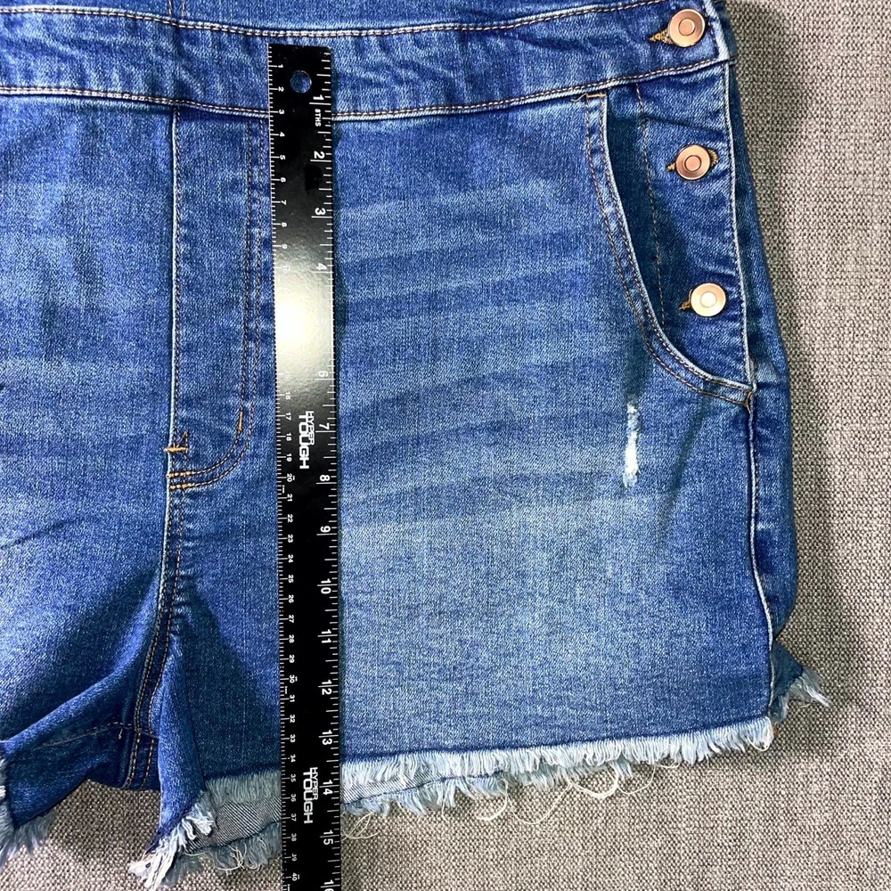 No Boundaries Overall Shorts Womens 2XL Blue Denim high Rise Frayed Hem V Neck - Picture 13 of 14